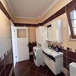 Вілла Alacati Stone House Fun - With Private Pool Чешме