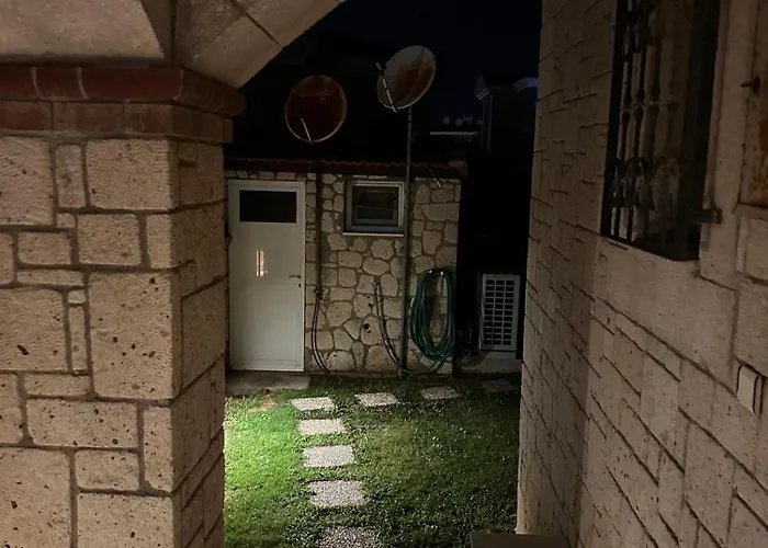 Alacati Stone House Fun - With Private Pool Vila *