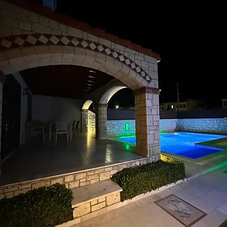 Villa Alacati Stone House Fun - With Private Pool *