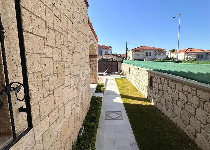 Villa Alacati Stone House Fun - With Private Pool