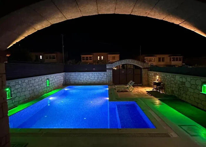 Villa Alacati Stone House Fun - With Private Pool Çeşme